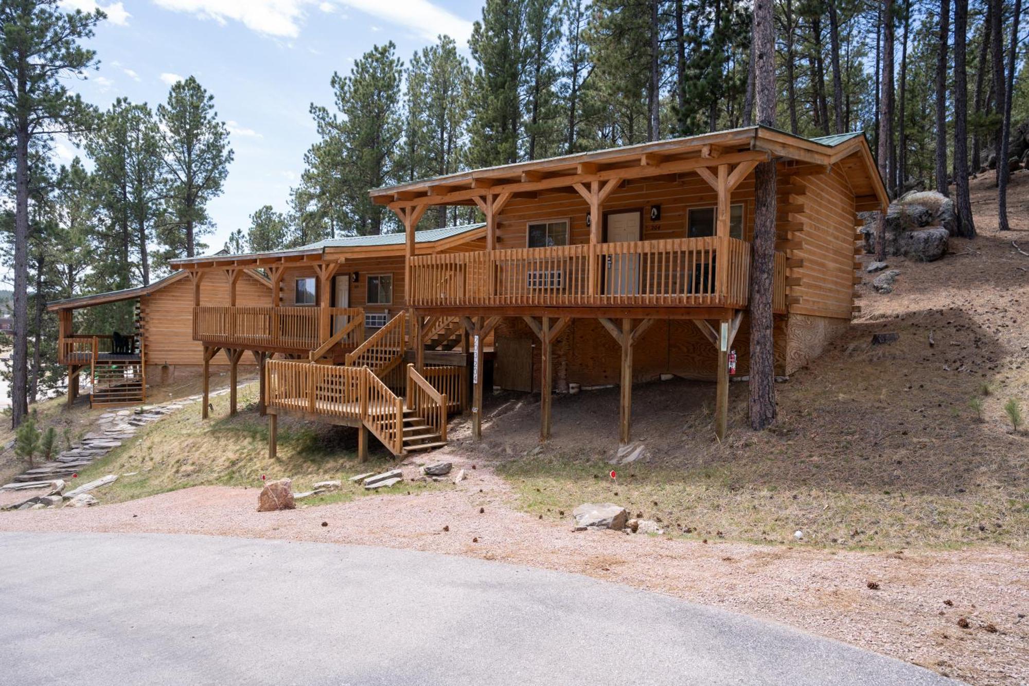 Rock Crest Lodge & Cabins Custer Exterior photo