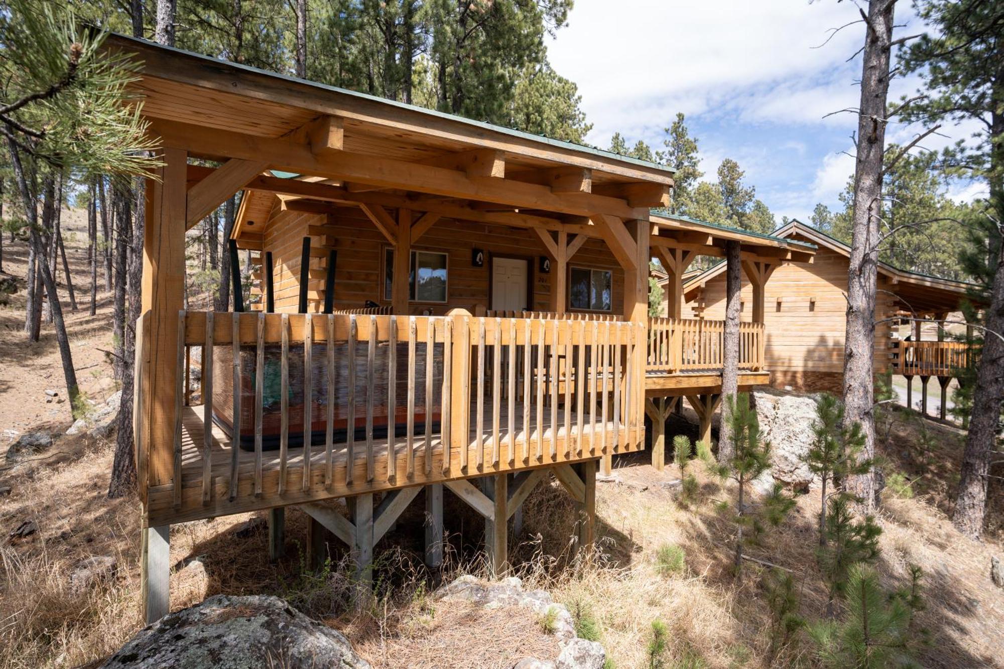 Rock Crest Lodge & Cabins Custer Exterior photo