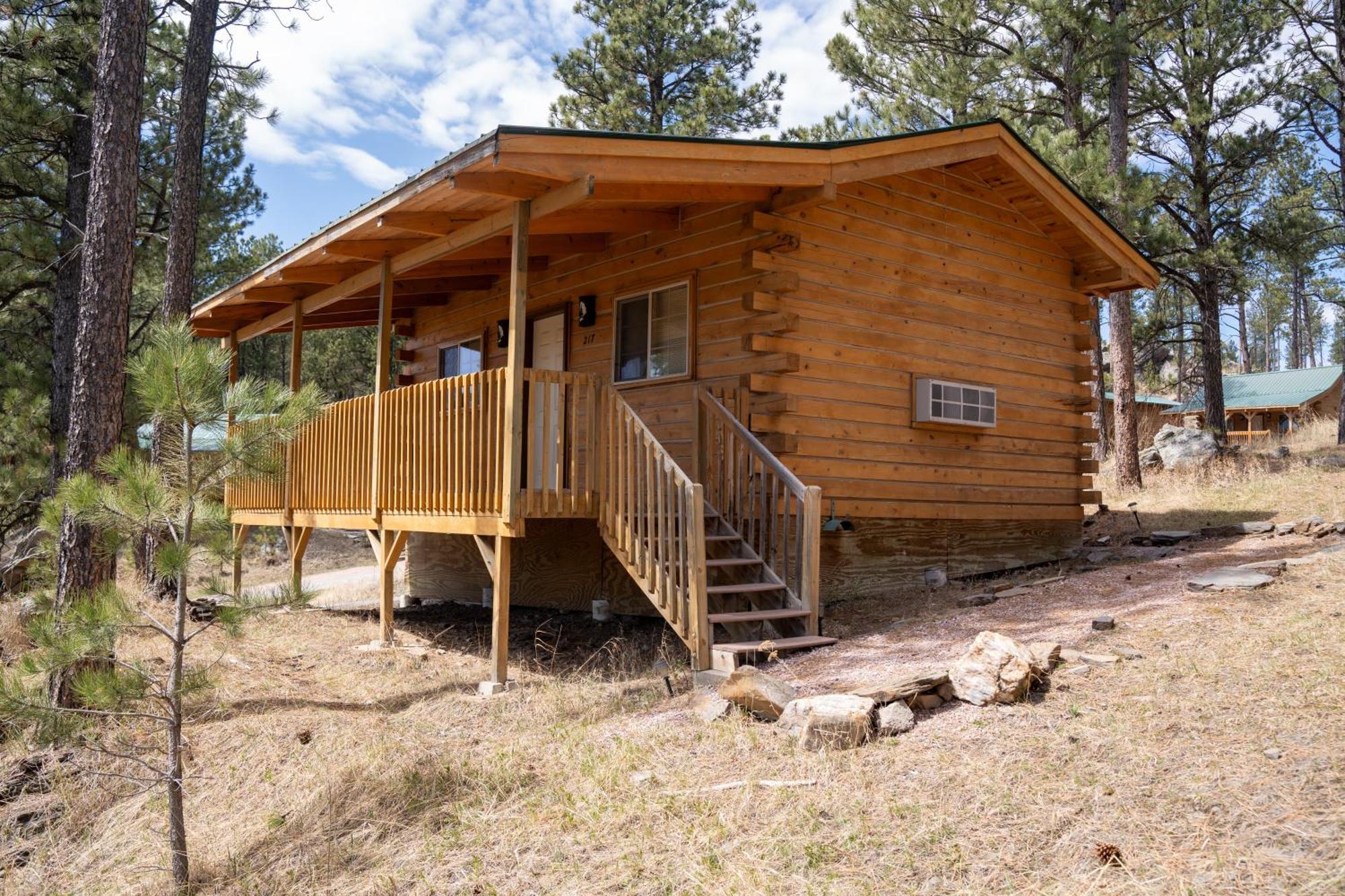 Rock Crest Lodge & Cabins Custer Exterior photo